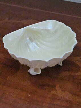 RARE ANTIQUE VINTAGE BELLEEK NEPTUNE PORCELAIN CORAL SHELL SERVING SUGAR BOWL